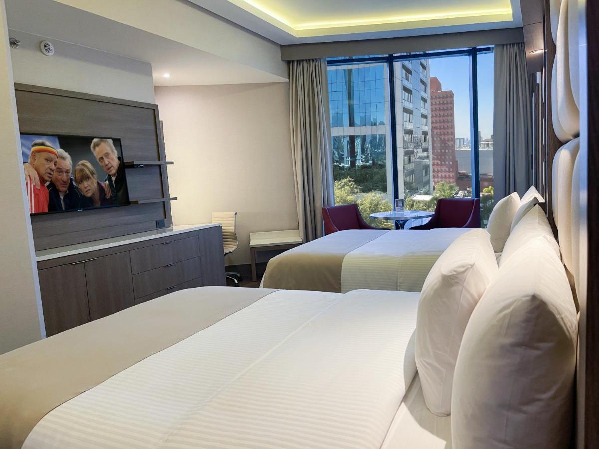 Отель Safi Royal Luxury Metropolitan San Pedro Garza Garcia Экстерьер фото A room at the hotel